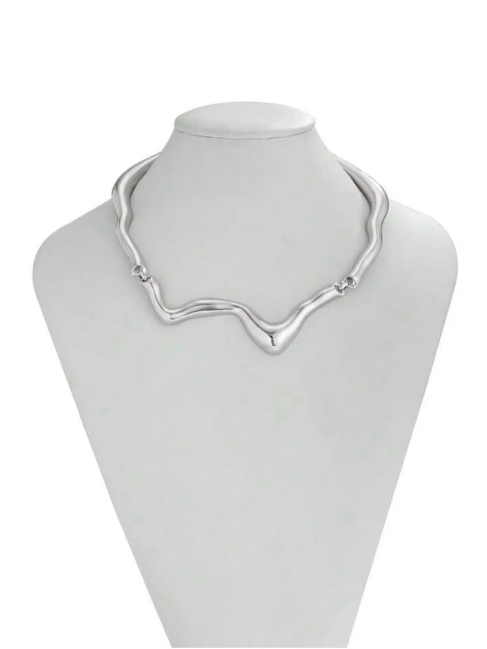 Silver Sculpted V-Shaped Choker Necklace - Women Jewelry - Picture 3 of 4